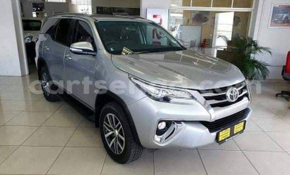 Nunua Ilio tumika Toyota Fortuner Silver Gari ndani ya Bulembu nchini Hhohho Nunua Ilio tumika Toyota Fortuner Silver Gari ndani ya Bulembu nchini Hhohho