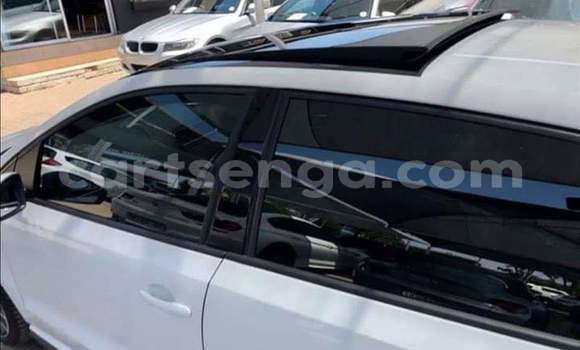 Acheter Occasion Voiture Volkswagen Polo Blanc à Hlatikulu, Shiselweni District Acheter Occasion Voiture Volkswagen Polo Blanc à Hlatikulu, Shiselweni District