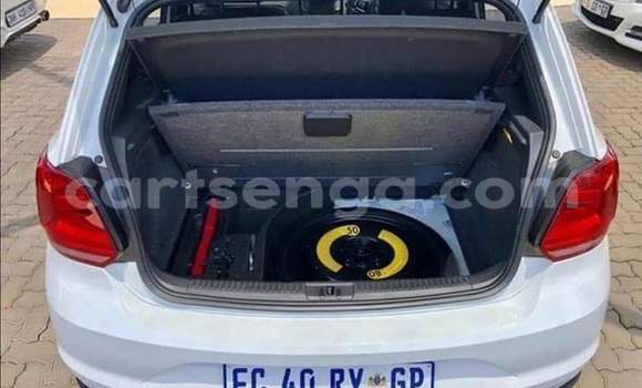 Acheter Occasion Voiture Volkswagen Polo Blanc à Hlatikulu, Shiselweni District Acheter Occasion Voiture Volkswagen Polo Blanc à Hlatikulu, Shiselweni District