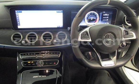 Nunua Ilio tumika Mercedes‒Benz AMG GLC White Gari ndani ya Mbabane nchini Manzini Nunua Ilio tumika Mercedes‒Benz AMG GLC White Gari ndani ya Mbabane nchini Manzini