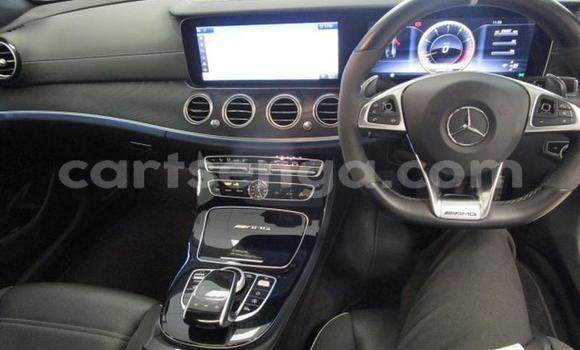 Nunua Ilio tumika Mercedes‒Benz AMG GLC White Gari ndani ya Mbabane nchini Manzini Nunua Ilio tumika Mercedes‒Benz AMG GLC White Gari ndani ya Mbabane nchini Manzini