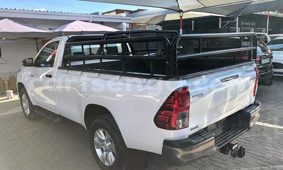 Nunua Ilio tumika Toyota Hilux White Gari ndani ya Bulembu nchini Hhohho Nunua Ilio tumika Toyota Hilux White Gari ndani ya Bulembu nchini Hhohho