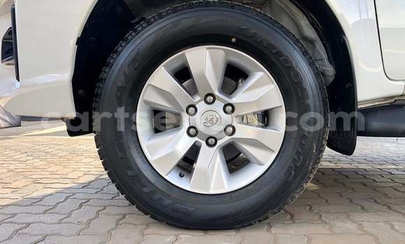 Nunua Ilio tumika Toyota Hilux White Gari ndani ya Bulembu nchini Hhohho Nunua Ilio tumika Toyota Hilux White Gari ndani ya Bulembu nchini Hhohho