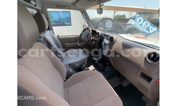 Buy Import Toyota Land Cruiser Beige Car in Import - Dubai in Hhohho Buy Import Toyota Land Cruiser Beige Car in Import - Dubai in Hhohho