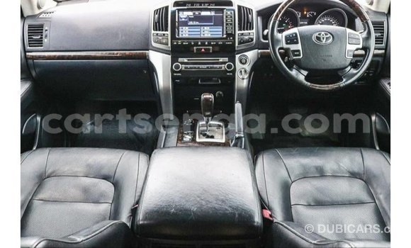 Acheter Import Voiture Toyota Land Cruiser Blanc à Import - Dubai, Hhohho Acheter Import Voiture Toyota Land Cruiser Blanc à Import - Dubai, Hhohho