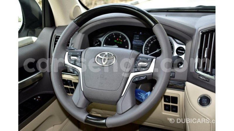 Big with watermark toyota land cruiser hhohho import dubai 16988