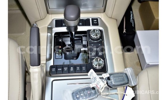 Buy Import Toyota Land Cruiser White Car in Import - Dubai in Hhohho Buy Import Toyota Land Cruiser White Car in Import - Dubai in Hhohho