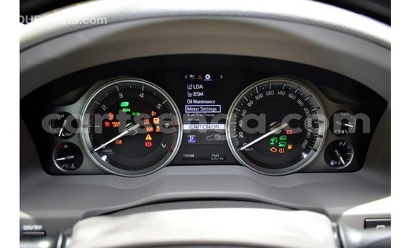 Buy Import Toyota Land Cruiser White Car in Import - Dubai in Hhohho Buy Import Toyota Land Cruiser White Car in Import - Dubai in Hhohho