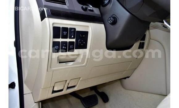 Buy Import Toyota Land Cruiser White Car in Import - Dubai in Hhohho Buy Import Toyota Land Cruiser White Car in Import - Dubai in Hhohho