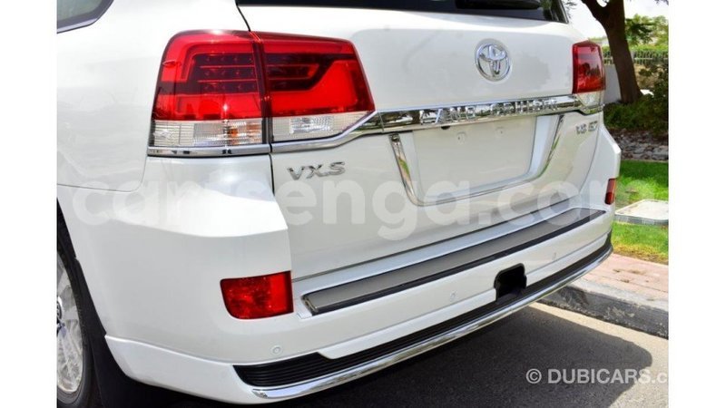 Big with watermark toyota land cruiser hhohho import dubai 16988