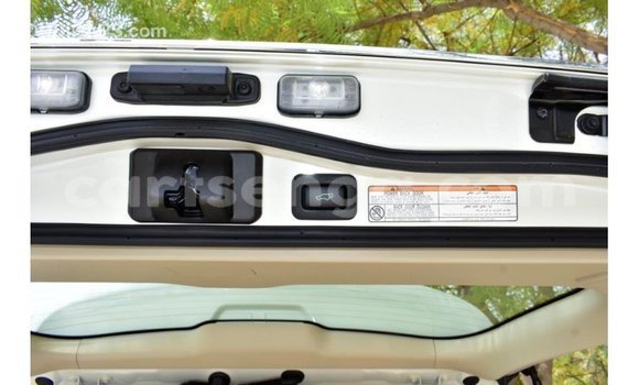 Buy Import Toyota Land Cruiser White Car in Import - Dubai in Hhohho Buy Import Toyota Land Cruiser White Car in Import - Dubai in Hhohho