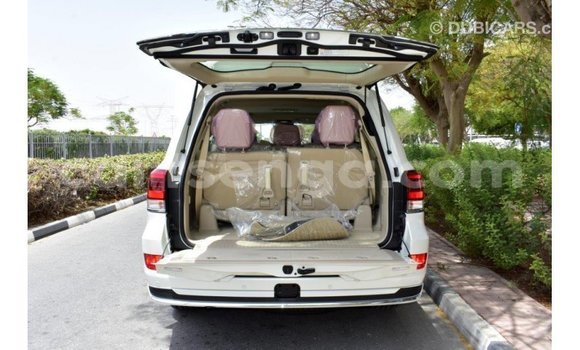 Buy Import Toyota Land Cruiser White Car in Import - Dubai in Hhohho Buy Import Toyota Land Cruiser White Car in Import - Dubai in Hhohho