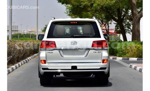 Buy Import Toyota Land Cruiser White Car in Import - Dubai in Hhohho Buy Import Toyota Land Cruiser White Car in Import - Dubai in Hhohho