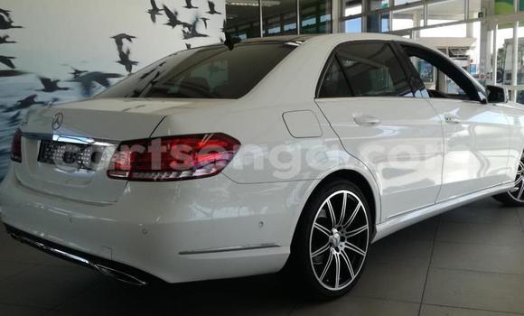 Acheter Occasion Voiture Mercedes‒Benz E–Class Blanc à Mbabane, Manzini Acheter Occasion Voiture Mercedes‒Benz E–Class Blanc à Mbabane, Manzini