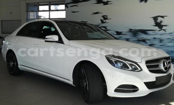 Acheter Occasion Voiture Mercedes‒Benz E–Class Blanc à Mbabane, Manzini Acheter Occasion Voiture Mercedes‒Benz E–Class Blanc à Mbabane, Manzini