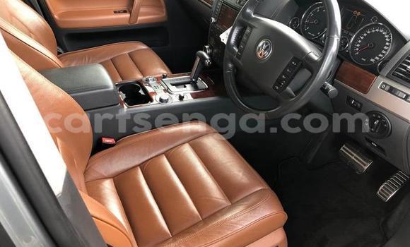 Nunua Ilio tumika Volkswagen Touareg Silver Gari ndani ya Mbabane nchini Manzini Nunua Ilio tumika Volkswagen Touareg Silver Gari ndani ya Mbabane nchini Manzini