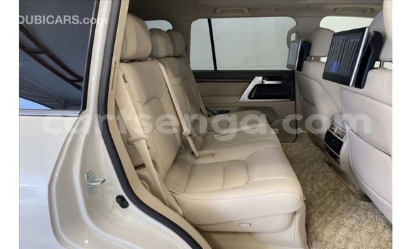 Nunua Imported Toyota Land Cruiser White Gari ndani ya Import - Dubai nchini Hhohho Nunua Imported Toyota Land Cruiser White Gari ndani ya Import - Dubai nchini Hhohho