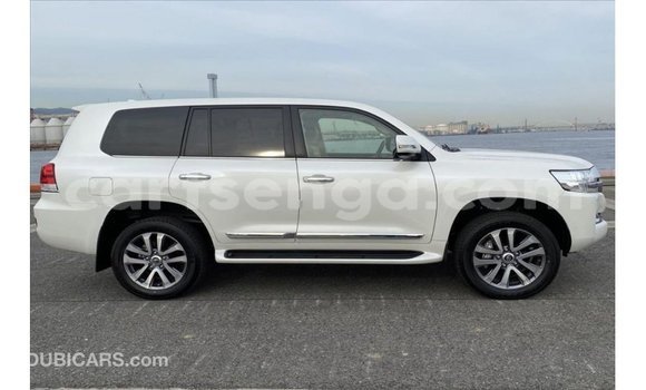 Nunua Imported Toyota Land Cruiser White Gari ndani ya Import - Dubai nchini Hhohho Nunua Imported Toyota Land Cruiser White Gari ndani ya Import - Dubai nchini Hhohho
