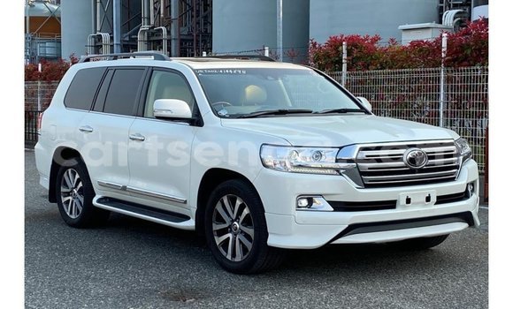 Acheter Import Voiture Toyota Land Cruiser Blanc à Import - Dubai, Hhohho Acheter Import Voiture Toyota Land Cruiser Blanc à Import - Dubai, Hhohho