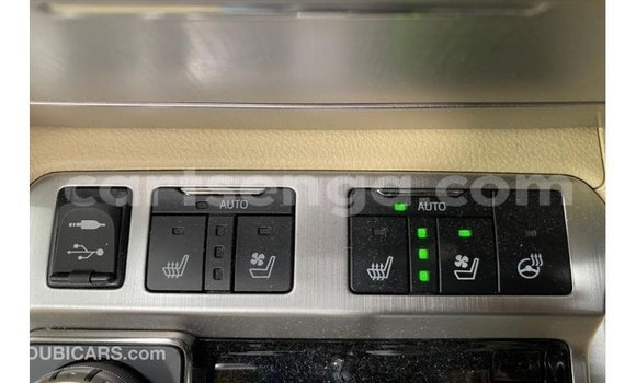 Acheter Import Voiture Toyota Land Cruiser Blanc à Import - Dubai, Hhohho Acheter Import Voiture Toyota Land Cruiser Blanc à Import - Dubai, Hhohho