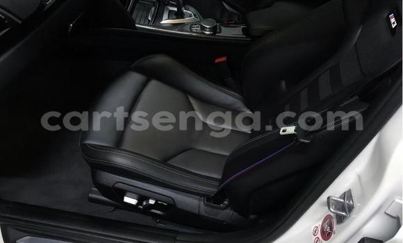 Nunua Ilio tumika BMW M6 White Gari ndani ya Mbabane nchini Manzini Nunua Ilio tumika BMW M6 White Gari ndani ya Mbabane nchini Manzini