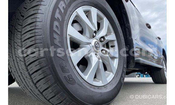 Acheter Import Voiture Toyota Land Cruiser Rouge à Import - Dubai, Hhohho Acheter Import Voiture Toyota Land Cruiser Rouge à Import - Dubai, Hhohho