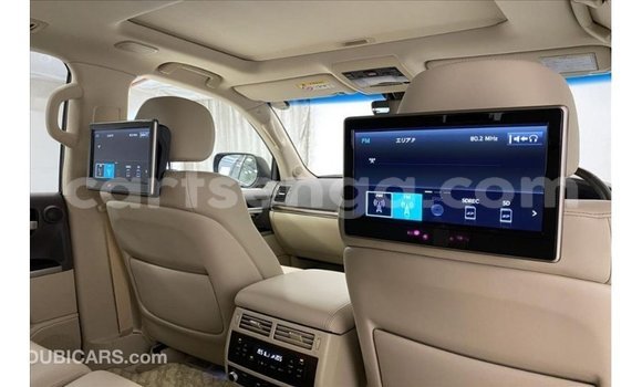 Nunua Imported Toyota Land Cruiser Black Gari ndani ya Import - Dubai nchini Hhohho Nunua Imported Toyota Land Cruiser Black Gari ndani ya Import - Dubai nchini Hhohho