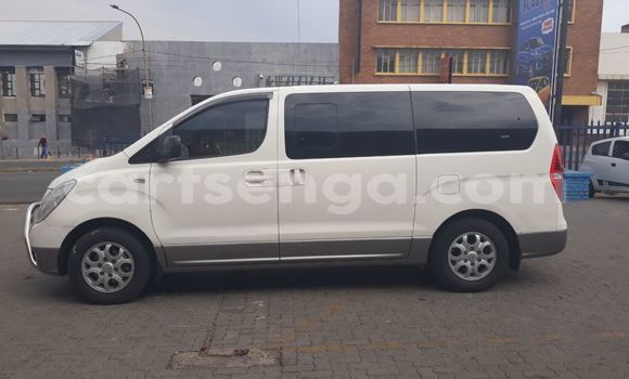 Buy Used Hyundai H1 White Car in Big Bend in Lubombo Buy Used Hyundai H1 White Car in Big Bend in Lubombo