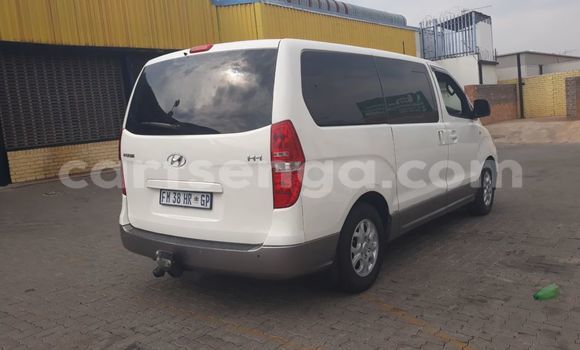 Buy Used Hyundai H1 White Car in Big Bend in Lubombo Buy Used Hyundai H1 White Car in Big Bend in Lubombo