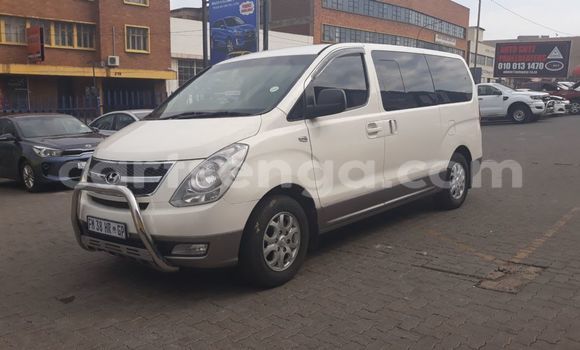 Buy Used Hyundai H1 White Car in Big Bend in Lubombo Buy Used Hyundai H1 White Car in Big Bend in Lubombo