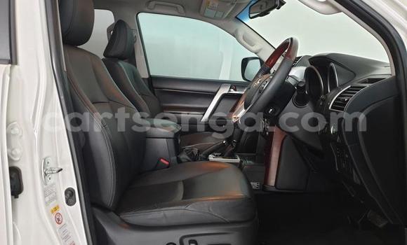 Acheter Occasion Voiture Toyota Land Cruiser Prado Blanc à Mbabane, Manzini Acheter Occasion Voiture Toyota Land Cruiser Prado Blanc à Mbabane, Manzini