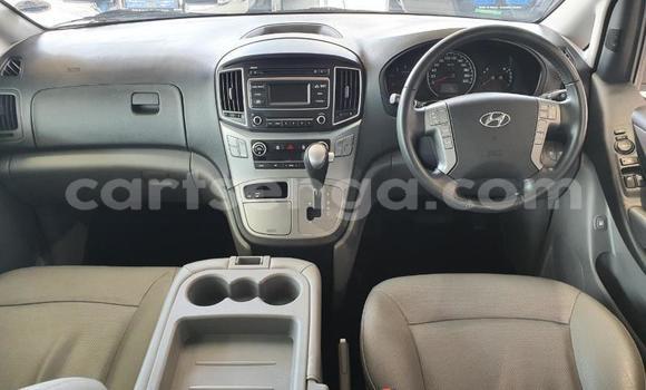 Nunua Ilio tumika Hyundai H1 White Gari ndani ya Manzini nchini Manzini Nunua Ilio tumika Hyundai H1 White Gari ndani ya Manzini nchini Manzini