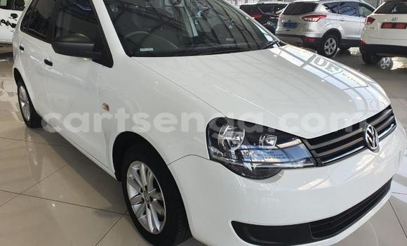 Nunua Ilio tumika Volkswagen Polo White Gari ndani ya Mbabane nchini Manzini Nunua Ilio tumika Volkswagen Polo White Gari ndani ya Mbabane nchini Manzini