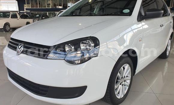 Nunua Ilio tumika Volkswagen Polo White Gari ndani ya Mbabane nchini Manzini Nunua Ilio tumika Volkswagen Polo White Gari ndani ya Mbabane nchini Manzini