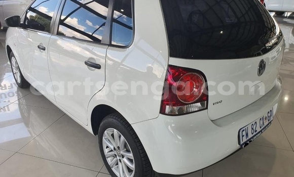 Nunua Ilio tumika Volkswagen Polo White Gari ndani ya Mbabane nchini Manzini Nunua Ilio tumika Volkswagen Polo White Gari ndani ya Mbabane nchini Manzini