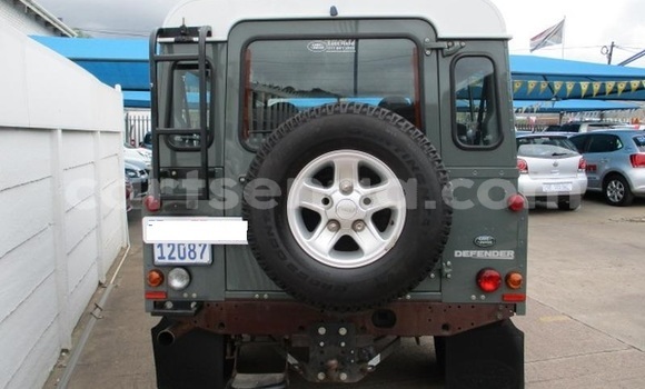Nunua Ilio tumika Land Rover Defender Green Gari ndani ya Mbabane nchini Manzini Nunua Ilio tumika Land Rover Defender Green Gari ndani ya Mbabane nchini Manzini