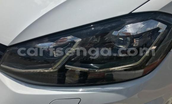 Acheter Occasion Voiture Volkswagen Golf R Blanc à Manzini, Manzini Acheter Occasion Voiture Volkswagen Golf R Blanc à Manzini, Manzini