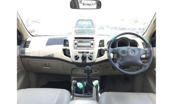 Nunua Imported Toyota Hilux Other Gari ndani ya Import - Dubai nchini Hhohho Nunua Imported Toyota Hilux Other Gari ndani ya Import - Dubai nchini Hhohho