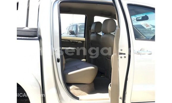 Nunua Imported Toyota Hilux Other Gari ndani ya Import - Dubai nchini Hhohho Nunua Imported Toyota Hilux Other Gari ndani ya Import - Dubai nchini Hhohho