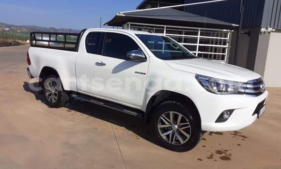 Nunua Ilio tumika Toyota Hilux White Gari ndani ya Manzini nchini Manzini Nunua Ilio tumika Toyota Hilux White Gari ndani ya Manzini nchini Manzini