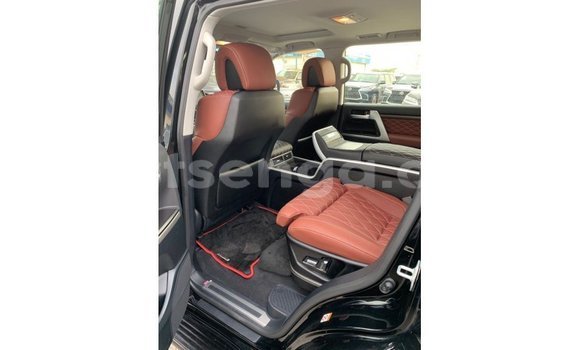 Nunua Imported Toyota Land Cruiser Black Gari ndani ya Import - Dubai nchini Hhohho Nunua Imported Toyota Land Cruiser Black Gari ndani ya Import - Dubai nchini Hhohho