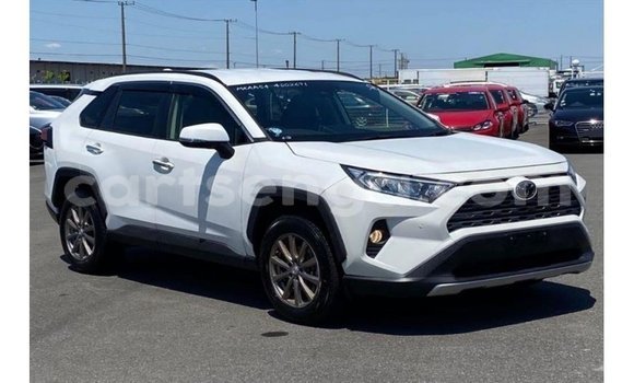 Buy Import Toyota 4Runner White Car in Import - Dubai in Hhohho Buy Import Toyota 4Runner White Car in Import - Dubai in Hhohho