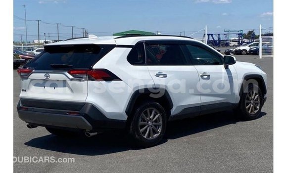 Buy Import Toyota 4Runner White Car in Import - Dubai in Hhohho Buy Import Toyota 4Runner White Car in Import - Dubai in Hhohho