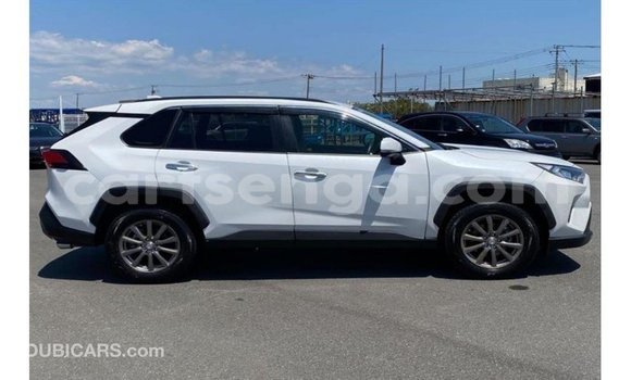 Buy Import Toyota 4Runner White Car in Import - Dubai in Hhohho Buy Import Toyota 4Runner White Car in Import - Dubai in Hhohho