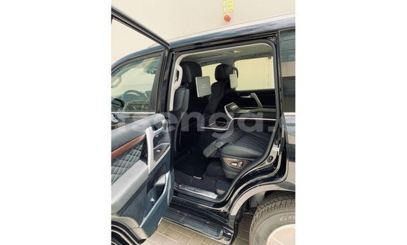 Nunua Imported Toyota Land Cruiser Black Gari ndani ya Import - Dubai nchini Hhohho Nunua Imported Toyota Land Cruiser Black Gari ndani ya Import - Dubai nchini Hhohho