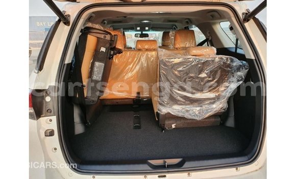 Nunua Imported Toyota Fortuner White Gari ndani ya Import - Dubai nchini Hhohho Nunua Imported Toyota Fortuner White Gari ndani ya Import - Dubai nchini Hhohho