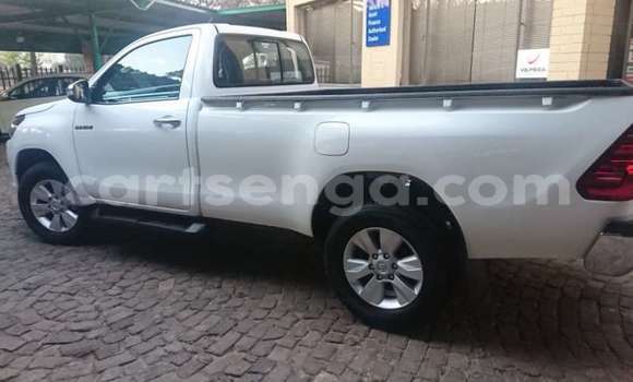 Nunua Ilio tumika Toyota Hilux White Gari ndani ya Mbabane nchini Manzini Nunua Ilio tumika Toyota Hilux White Gari ndani ya Mbabane nchini Manzini