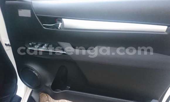 Nunua Ilio tumika Toyota Hilux White Gari ndani ya Mbabane nchini Manzini Nunua Ilio tumika Toyota Hilux White Gari ndani ya Mbabane nchini Manzini