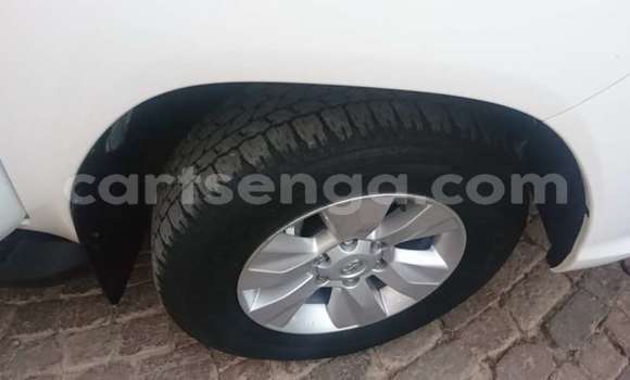 Nunua Ilio tumika Toyota Hilux White Gari ndani ya Mbabane nchini Manzini Nunua Ilio tumika Toyota Hilux White Gari ndani ya Mbabane nchini Manzini