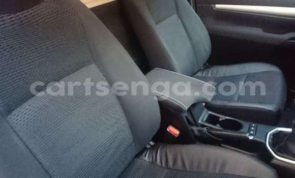 Nunua Ilio tumika Toyota Hilux White Gari ndani ya Mbabane nchini Manzini Nunua Ilio tumika Toyota Hilux White Gari ndani ya Mbabane nchini Manzini